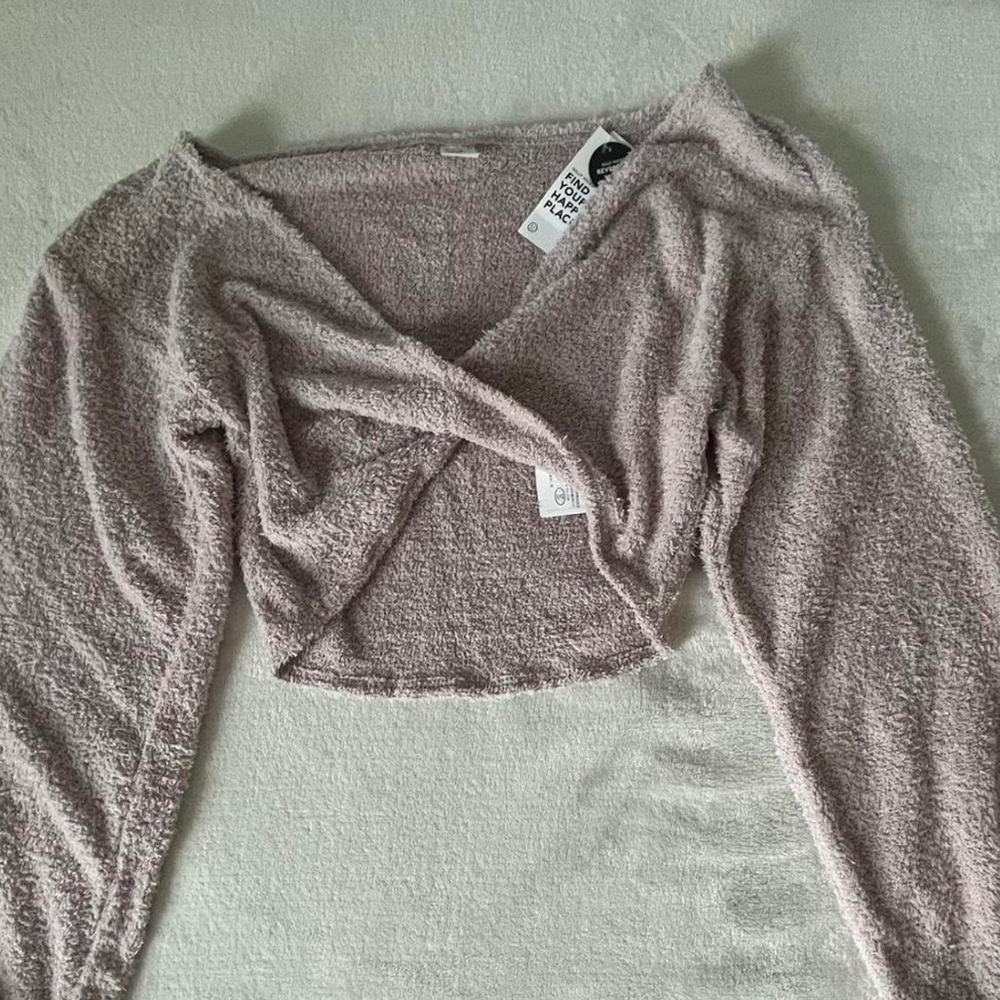 gilly hicks cozy twist front top.